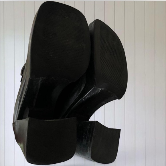 SOLD Vintage 90s Y2K LEI Faux Leather Loafer Chunky Heels - Picture 8 of 8